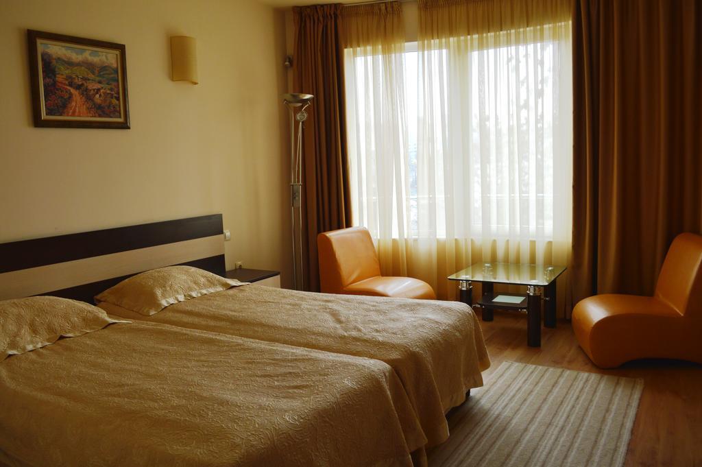 Hotel Avis ซันดันสกี ภายนอก รูปภาพ